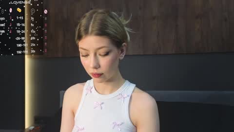 Snapshot of rainauge chatting on 01-31-25, 09:05 Lisa online show from 01-31-25, 09:05