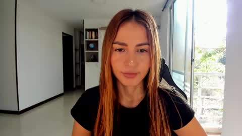 Jennyindependent model . online show from 01-22-25, 01:53