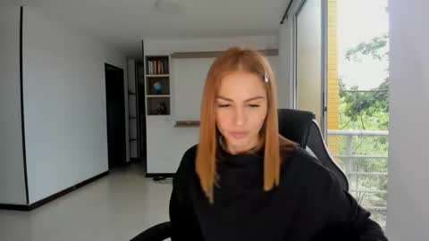 Jennyindependent model . online show from 02-15-25, 10:31