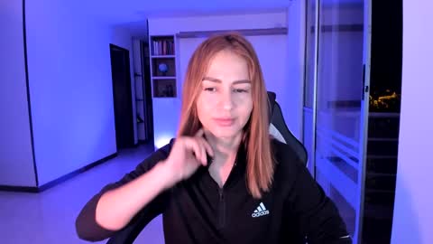 Jennyindependent model . online show from 03-01-25, 03:53