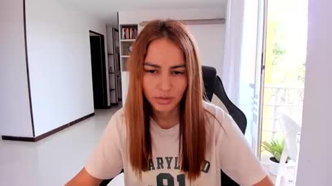 Jennyindependent model . online show from 02-10-26, 06:56