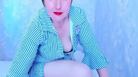 Snapshot of rainbowladyy chatting on 04-17-26, 01:47 rainbowladyy online show from 04-17-26, 01:47