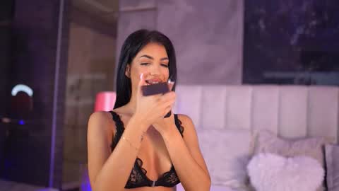 Raisa online show from 09-21-25, 03:35