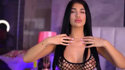 Raisa online show from 09-26-25, 04:00