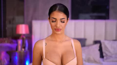 Raisa online show from 09-29-25, 05:07