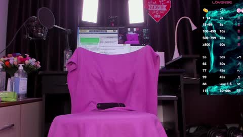 Laura online show from 12-06-24, 02:35