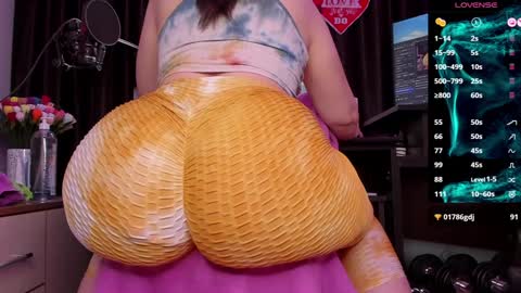 Laura online show from 12-12-24, 02:59