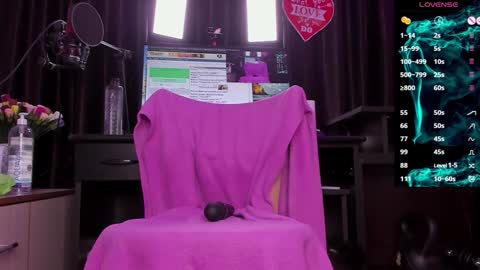 Laura online show from 12-27-24, 02:47