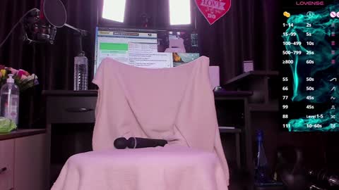 Laura online show from 01-09-25, 02:33