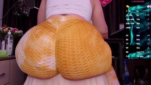 Laura online show from 01-10-25, 02:46