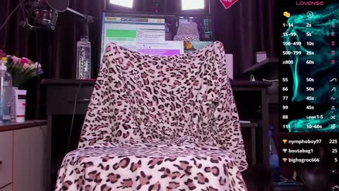 Laura online show from 01-19-25, 08:39