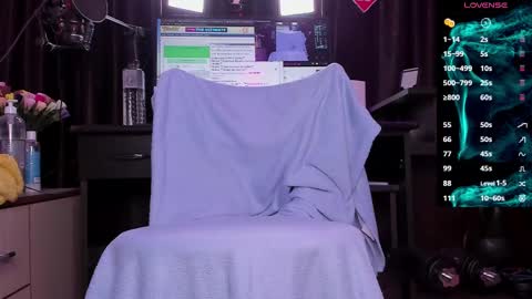 Laura online show from 02-13-25, 03:39