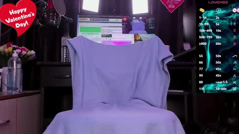 Laura online show from 02-15-25, 04:03