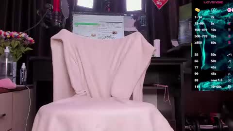 Laura online show from 06-12-26, 02:54