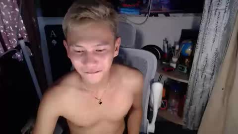 Snapshot of ralfhuge24 chatting on 03-31-26, 02:35 ralfhuge24 online show from 03-31-26, 02:35