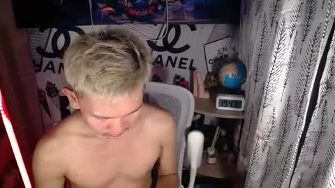 Snapshot of ralfhuge24 chatting on 04-17-26, 11:46 ralfhuge24 online show from 04-17-26, 11:46
