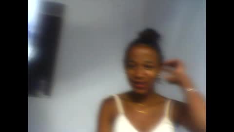 Snapshot of raminosoa chatting on 02-28-26, 01:12 raminosoa online show from 02-28-26, 01:12