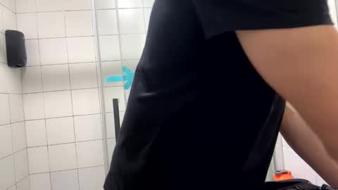 Snapshot of ramix95 chatting on 11-16-25, 05:07 ramix95 online show from 11-16-25, 05:07