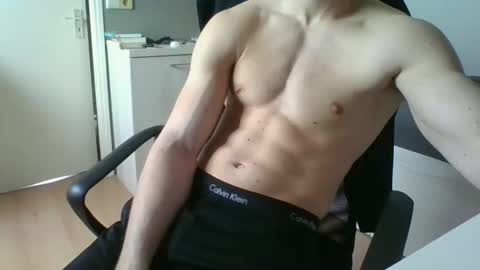 Snapshot of ramonjoosse2001 chatting on 02-24-26, 12:36 ramonjoosse2001 online show from 02-24-26, 12:36