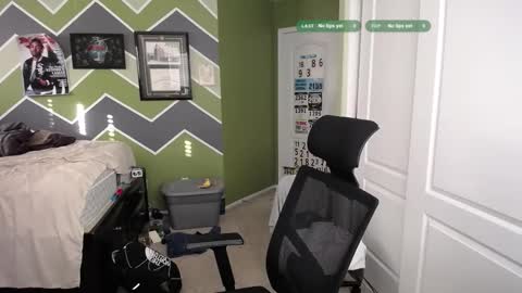 Snapshot of randomink3 chatting on 01-18-26, 04:44 randomink3 online show from 01-18-26, 04:44