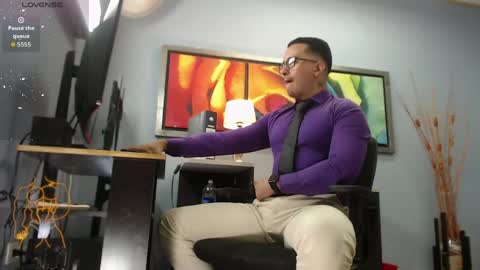 Snapshot of randylukehot chatting on 03-29-26, 12:05 randylukehot online show from 03-29-26, 12:05