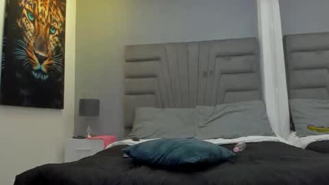 Raphael Nyon online show from 02-06-26, 04:06