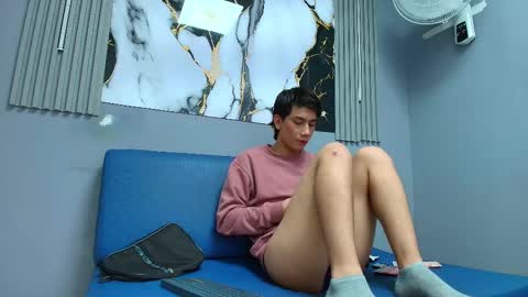 raphael_nyon1 online show from 03-26-26, 03:56