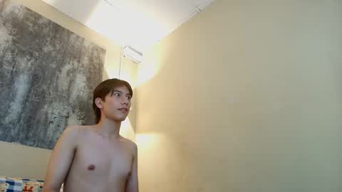 raphael_nyon1 online show from 05-05-26, 03:53