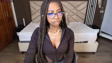 Raquel online show from 11-29-25, 11:57