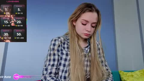 Snapshot of rashidagiczewski chatting on 05-06-26, 01:03 Nicole online show from 05-06-26, 01:03