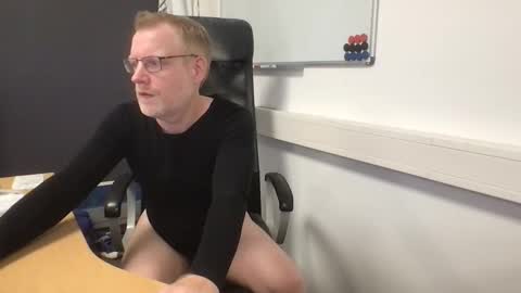 Raunchy me online show from 12-05-25, 02:36