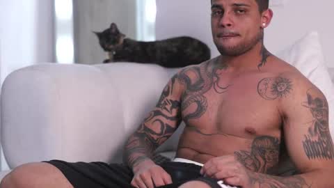 Snapshot of rausch77 chatting on 10-17-25, 09:34 rausch77 online show from 10-17-25, 09:34