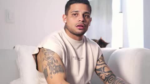 Snapshot of rausch77 chatting on 11-12-25, 08:04 rausch77 online show from 11-12-25, 08:04