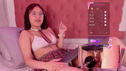 Emily online show from 09-19-25, 12:39