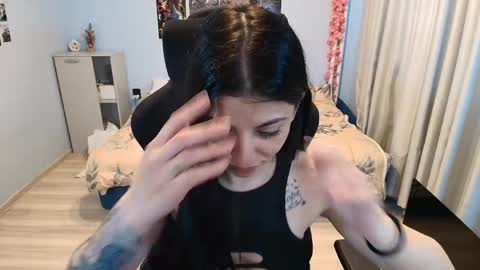 raven_haired_goddess online show from 05-04-26, 07:04