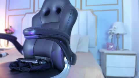 raven_jade_ online show from 09-09-25, 03:39