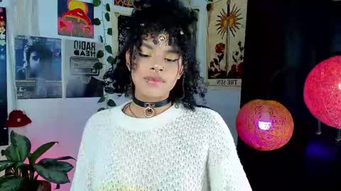 Snapshot of raven_luv chatting on 11-29-25, 11:41 raven online show from 11-29-25, 11:41
