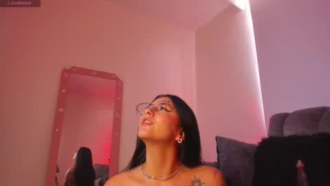   online show from 02-12-26, 01:06