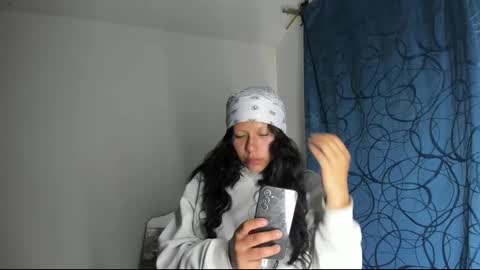 Snapshot of raven_rouge chatting on 02-25-25, 04:03 gata online show from 02-25-25, 04:03