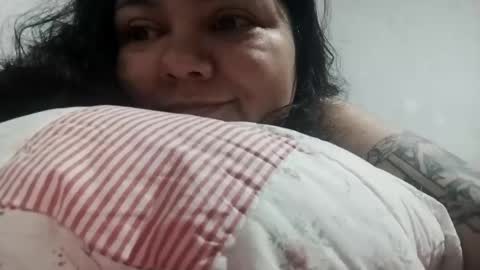 ravenayuu online show from 11-10-25, 09:41