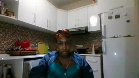 Snapshot of ravenbby chatting on 04-27-26, 05:22 ravenbby online show from 04-27-26, 05:22