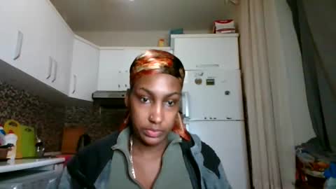 Snapshot of ravenbby chatting on 04-30-26, 05:41 ravenbby online show from 04-30-26, 05:41