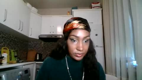 Snapshot of ravenbby chatting on 05-08-26, 07:36 ravenbby online show from 05-08-26, 07:36