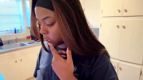 raventhebigbodybitch online show from 01-30-25, 12:48