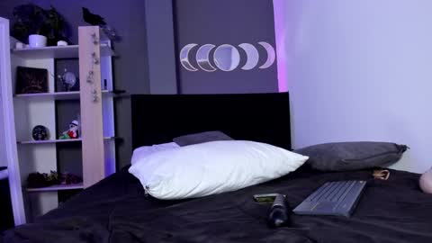 Raven Witch online show from 01-19-25, 03:39