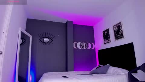 Raven Witch online show from 03-04-25, 09:22