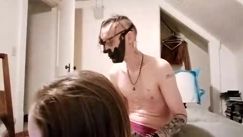 Snapshot of raver8142 chatting on 12-10-24, 04:34 Raver online show from 12-10-24, 04:34