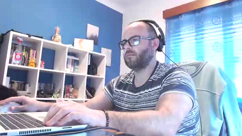 ravingr3d3 online show from 03-12-25, 03:18