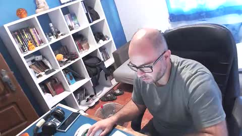 ravingr3d3 online show from 10-13-25, 08:03