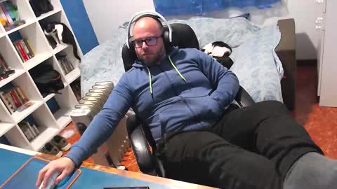 Snapshot of ravingr3d3 chatting on 02-10-26, 10:14 ravingr3d3 online show from 02-10-26, 10:14